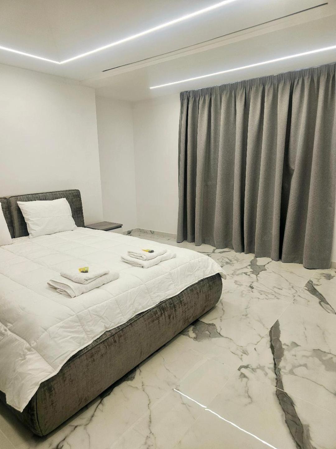 Deluxe Apartment Paphos Eksteriør bilde