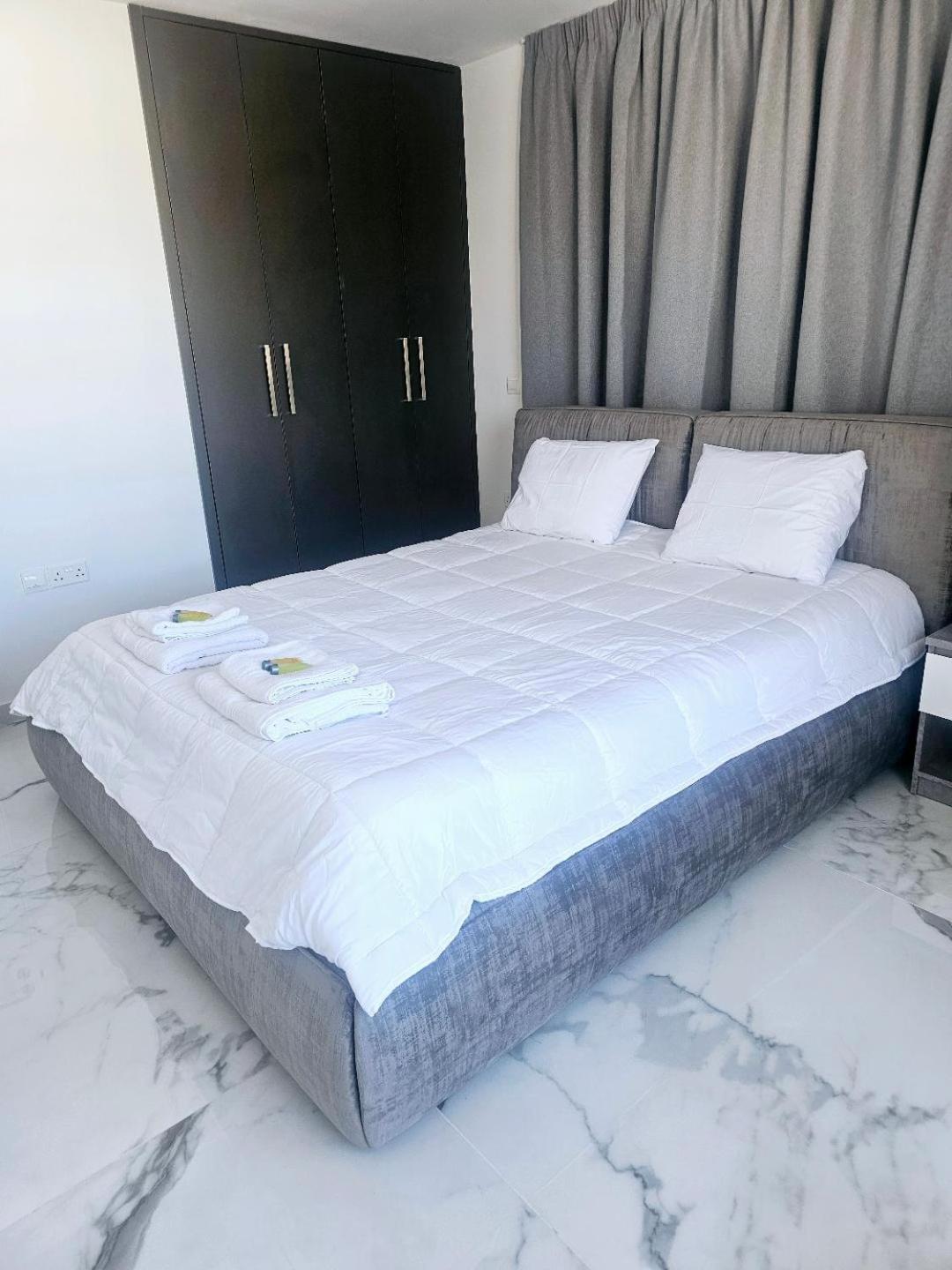 Deluxe Apartment Paphos Eksteriør bilde