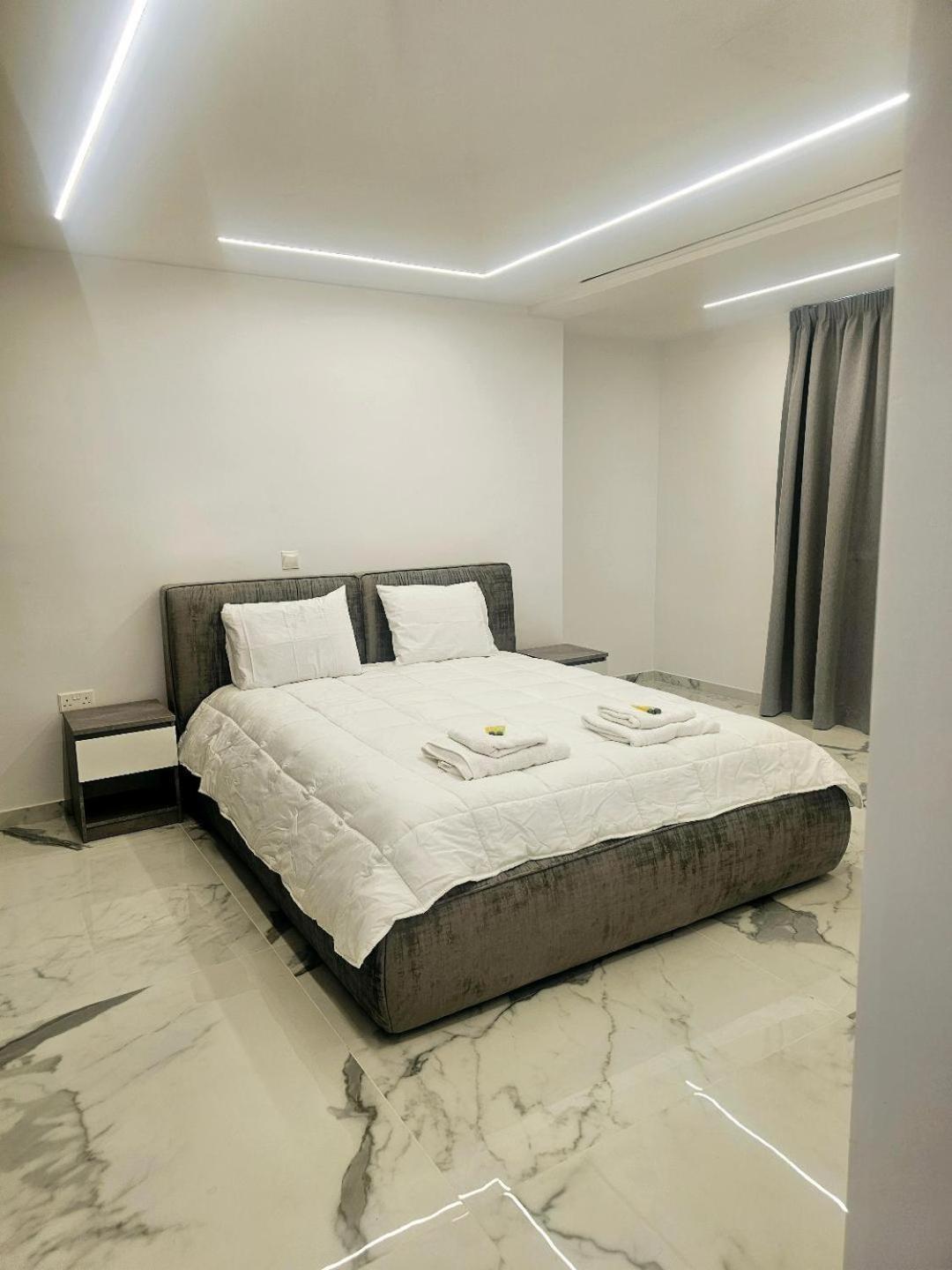 Deluxe Apartment Paphos Eksteriør bilde