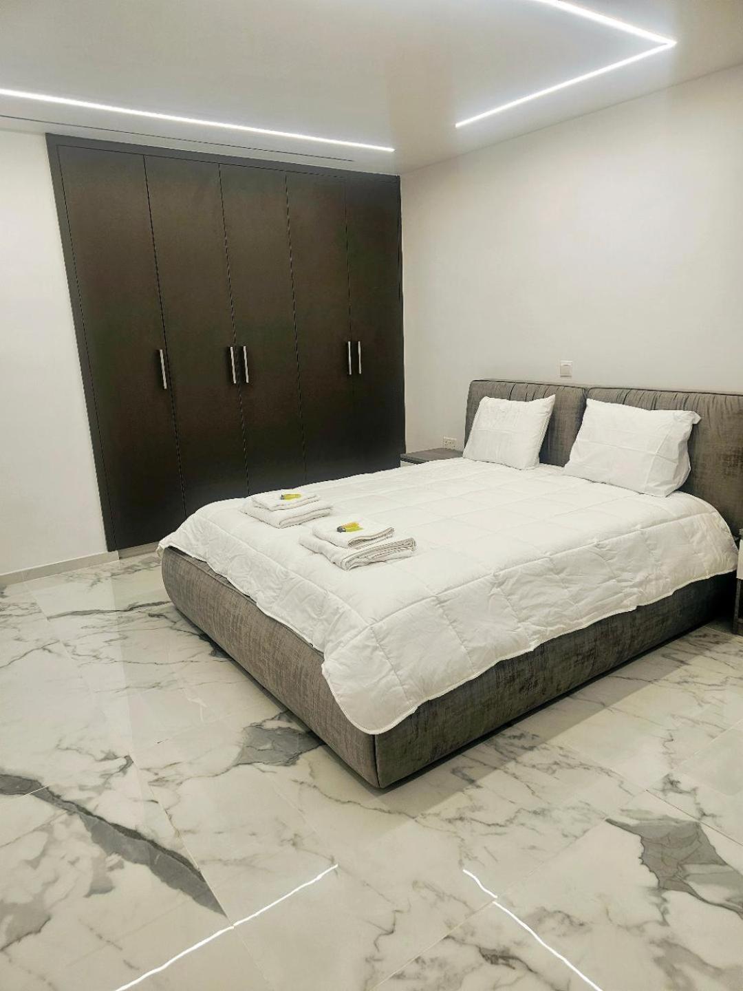 Deluxe Apartment Paphos Eksteriør bilde