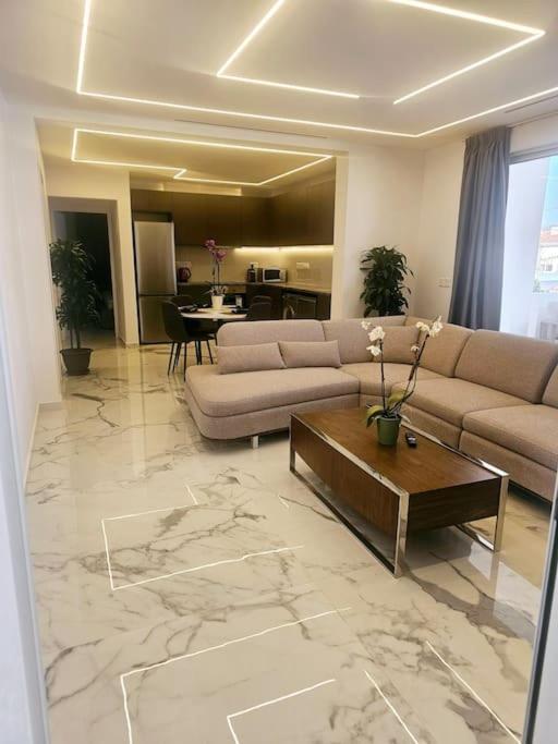 Deluxe Apartment Paphos Eksteriør bilde