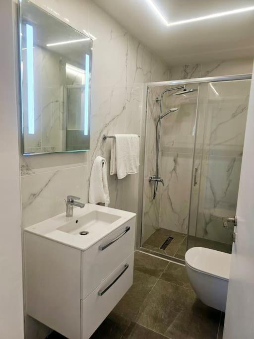 Deluxe Apartment Paphos Eksteriør bilde